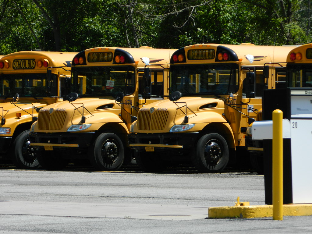 Ridge Road Express 678, 677 Bus lot Newfane, NY Flickr