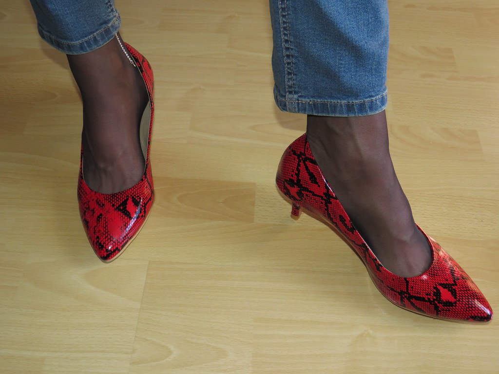 new red leather kitten heels preview set 1 20200705 Isabelle Sandrine Delacroix Flickr