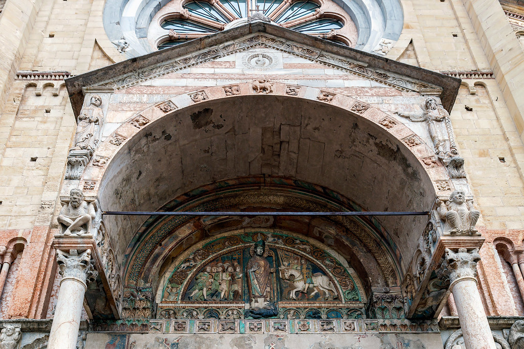 portal Details of the portal of San Zeno, Verona mym Flickr