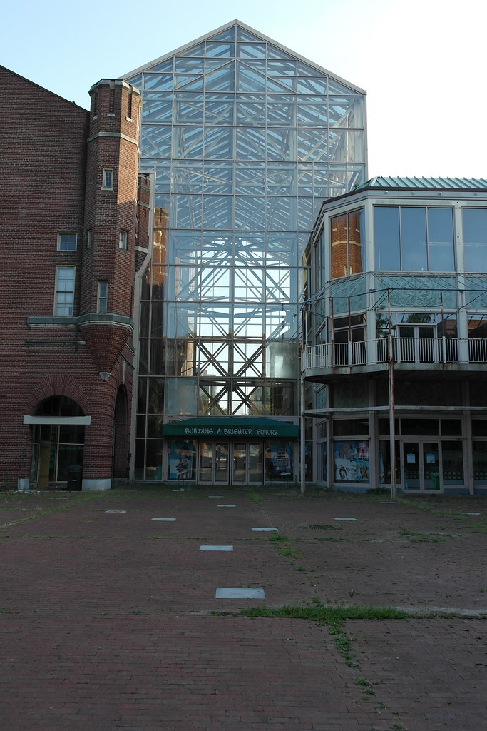 6th Street Marketplace Food Court a photo on Flickriver
