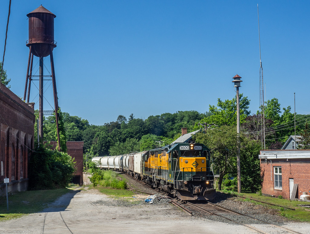 Housatonic Railroad northbound through Housatonic, MA Flickr