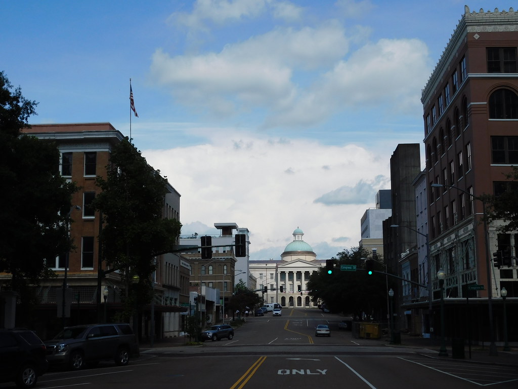 Looking Down Capitol Street Jackson MS looking at the old … Flickr