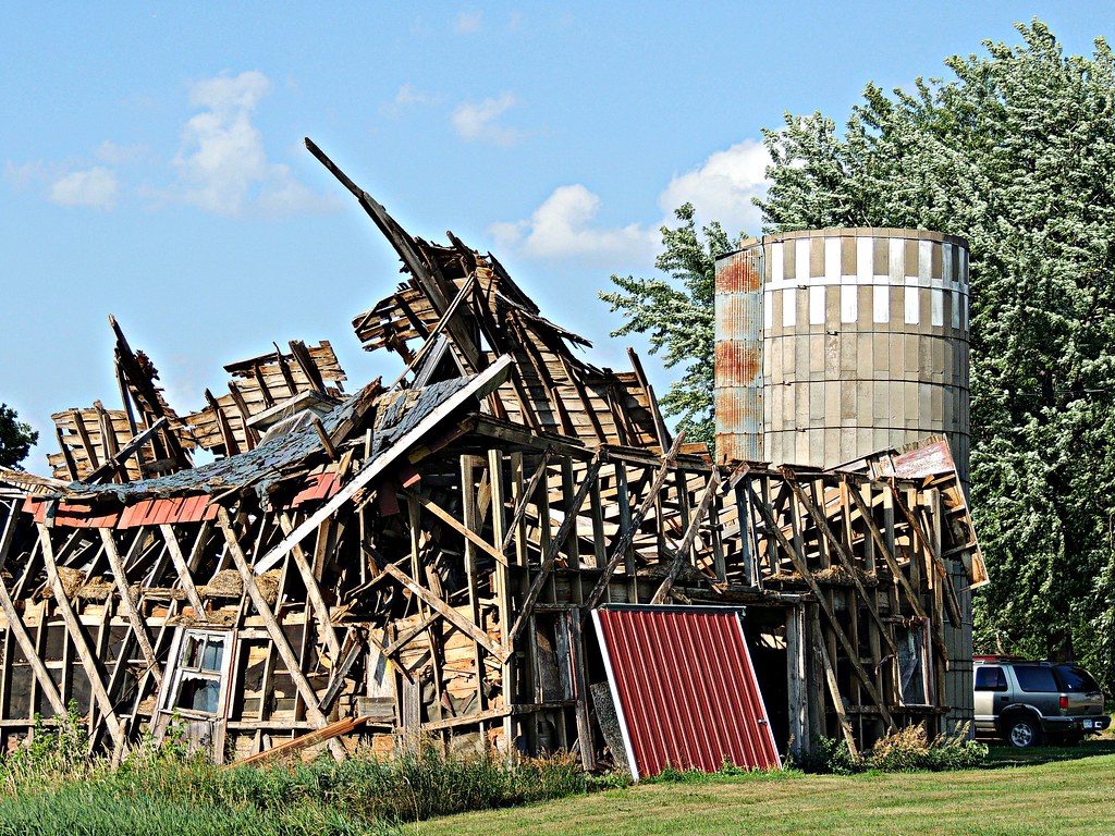 abandoned house and barn near Lester Prairie,MN6 nan Flickr