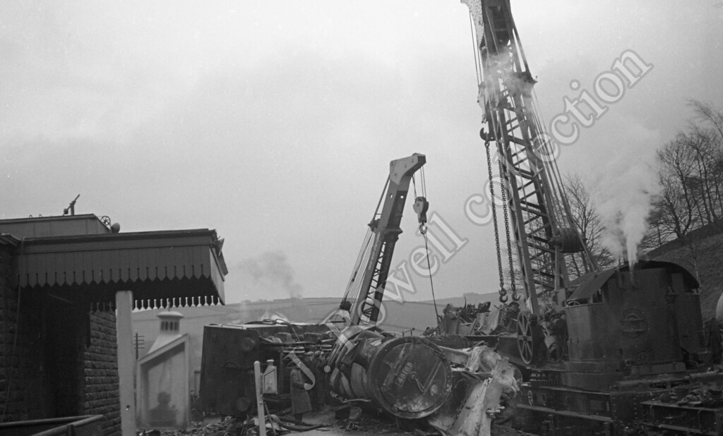 AJPowell 13 24 ChapelenleFrith 5A & 26A cranes & dera… Flickr