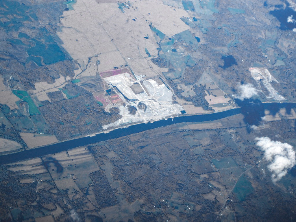 Cumberland River Quarry (Dobson Bluff, Livingston County, Kentucky, USA