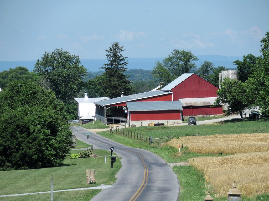 Red barn on Reno Monument Road near Boonsboro, Maryland Flickr