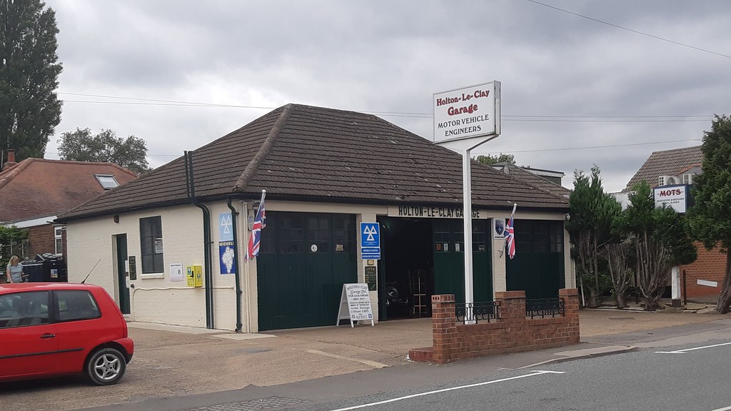 Former RixHolton le Clay Garage, Holton le Clay nr Grimsb… Flickr