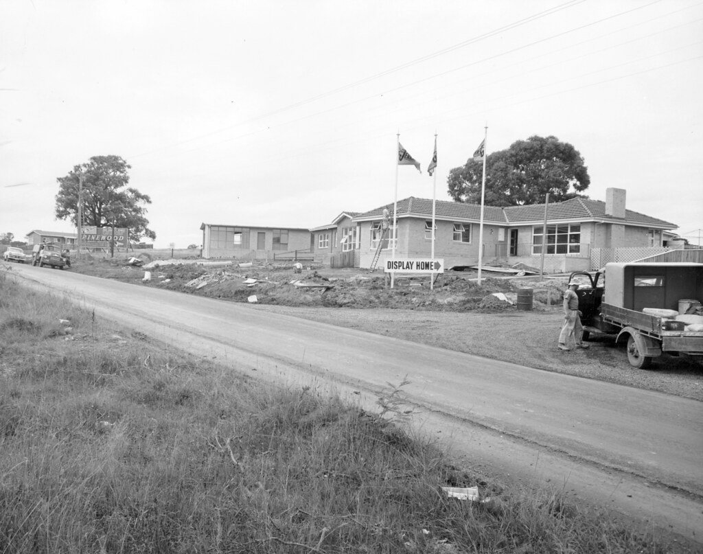 A.V. Jennings display home sign and houses being built, co… Flickr