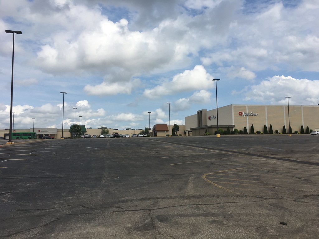 Kennedy MallDubuque, Iowa Kennedy Mall opened on April 15… Flickr