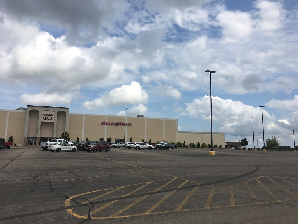 Kennedy MallDubuque, Iowa Kennedy Mall opened on April 15… Flickr