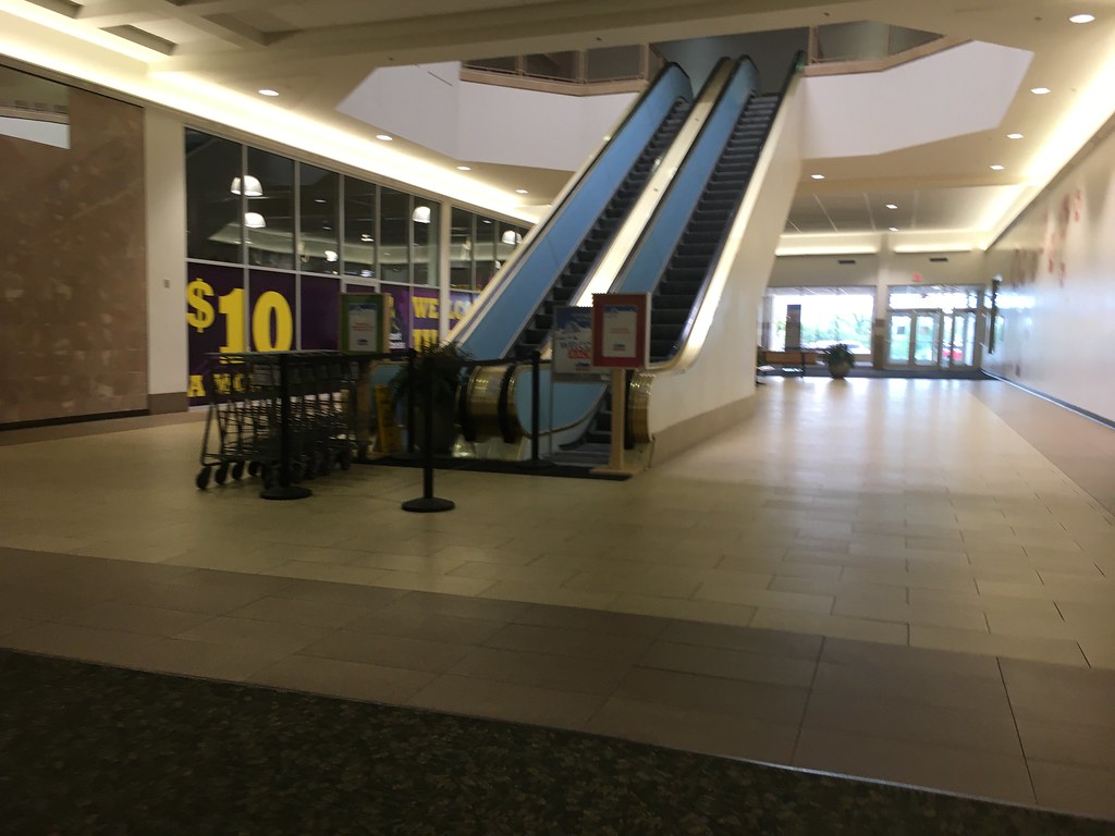 Kennedy MallDubuque, Iowa Kennedy Mall opened on April 15… Flickr