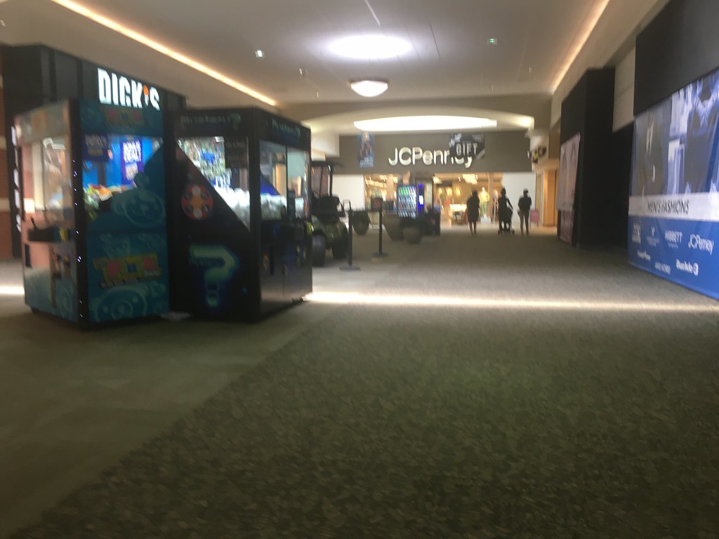 Kennedy MallDubuque, Iowa Kennedy Mall opened on April 15… Flickr