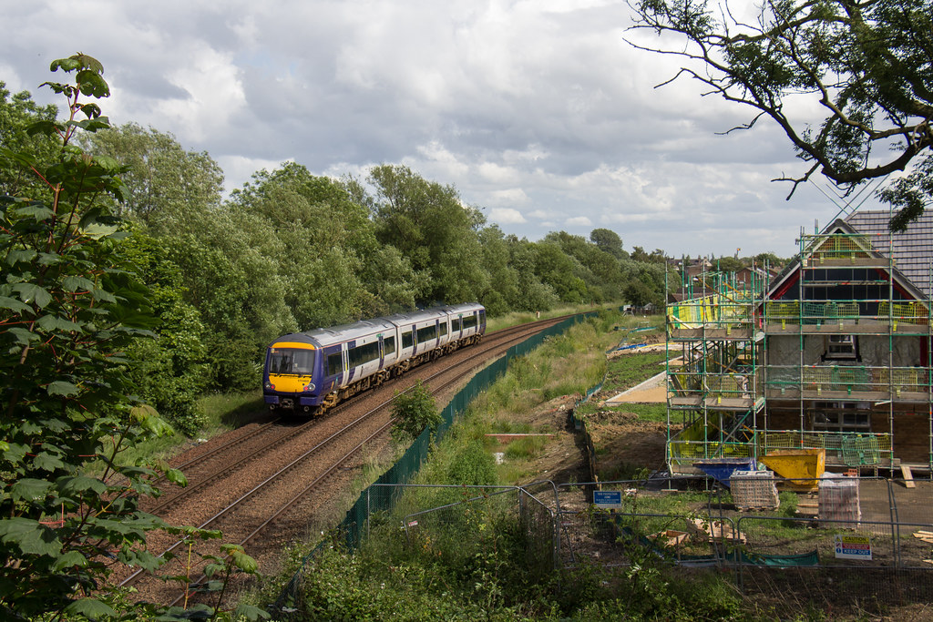 170460 Bogs Lane Northern Rail 170460 passes Bogs Lane, on… Flickr