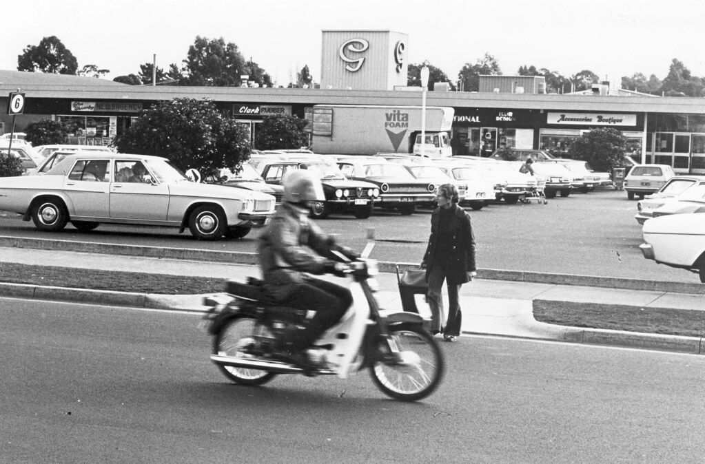 The Glen shopping centre, Springvale Road, Glen Waverley, … Flickr