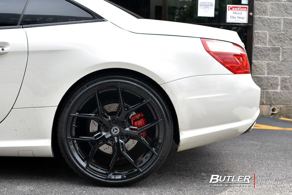 Mercedes SL550 with 21in Vossen HF5 Wheels and Michelin Pilot Sport 4S