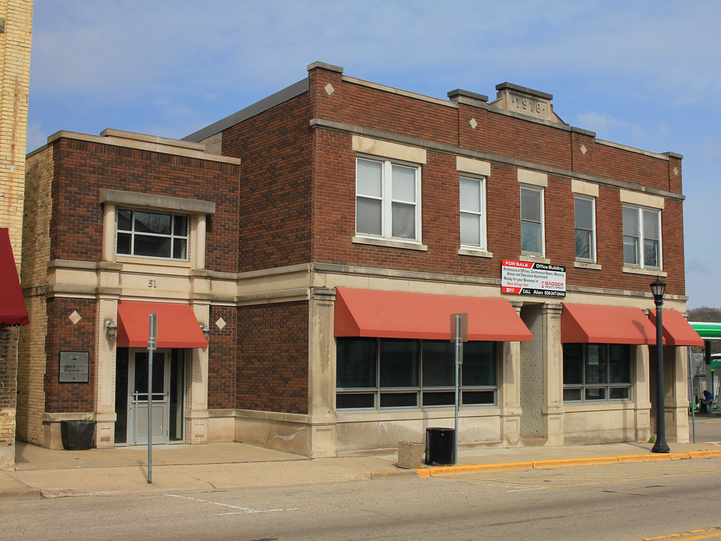 Bank of Deerfield Building Deerfield, WI Built in 1916. Tom