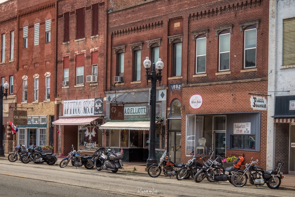 Motorcycles on Main, Savanna, Illinois An early Sunday aft… Flickr
