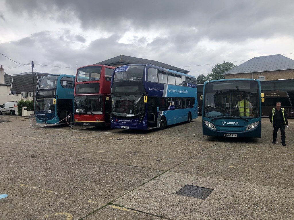 Staines Station Staines Station Forecourt, StainesuponTh… Flickr