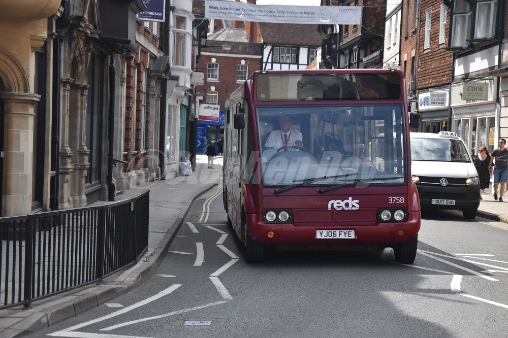 3758 Salisbury Reds YJ06FYE Optare Solo M850 ex Meteor Par… Flickr