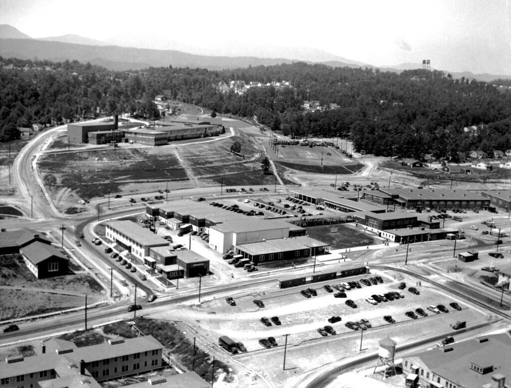 Jackson Square Shopping Center Oak Ridge 1945 1586 DOE pho… Flickr