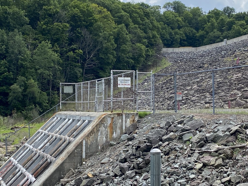 Fencing Seen at the Prompton Dam in Prompton State Park. w… Flickr