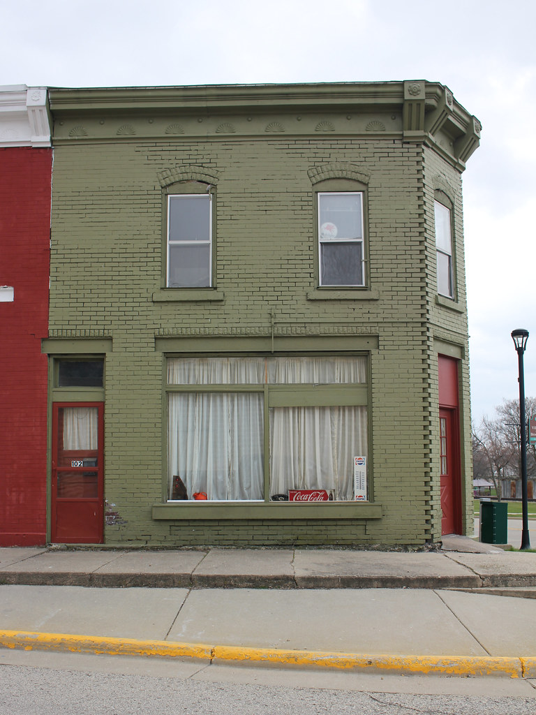 Downtown Building, 100 Hotel St. Brooklyn, WI This is an… Flickr