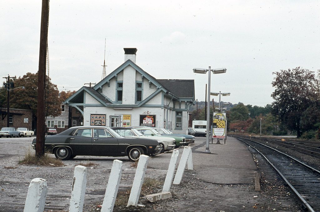 slide175 LIRR Station Oyster Bay Nov 1972 "OYSTER BAY" Oys… Flickr