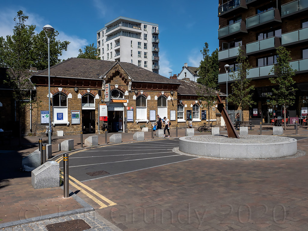 Walthamstow 8618 Walthamstow, Central Station. Opened in 1… Flickr