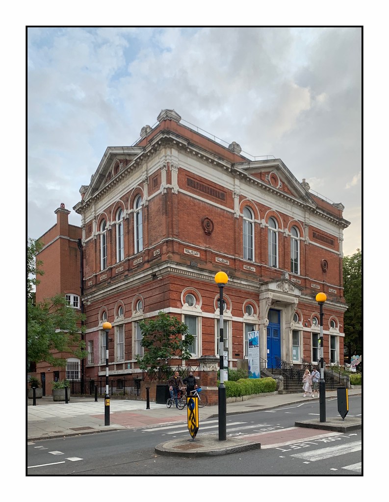 The old Hampstead Town Hall … a photo on Flickriver