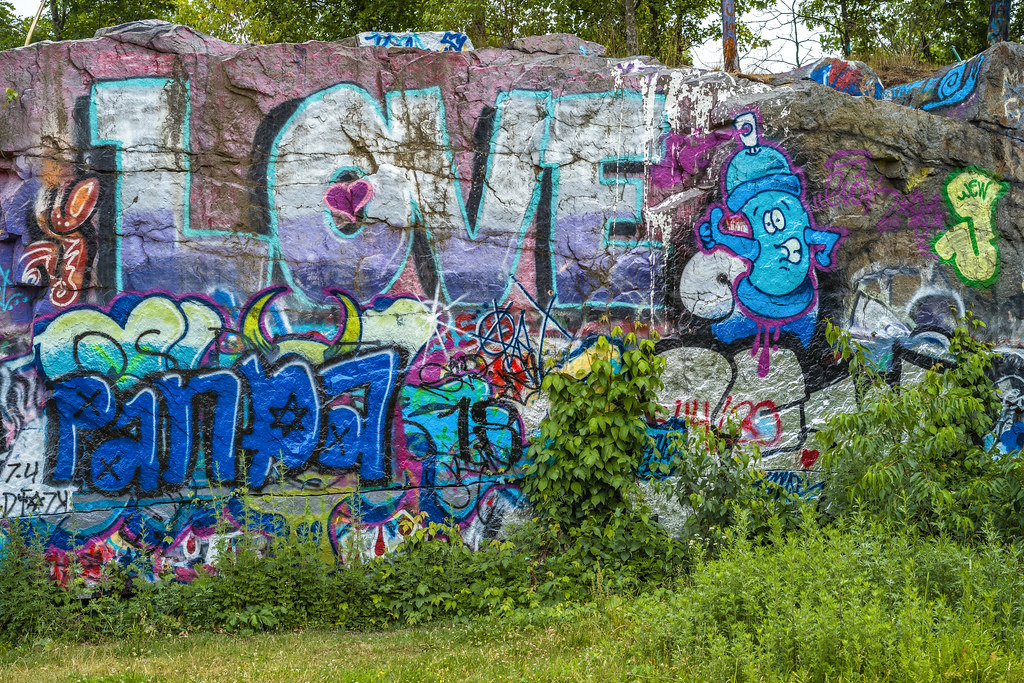 EA109552 Graffiti at Quincy Quarries in Quincy, Massachuse… Flickr