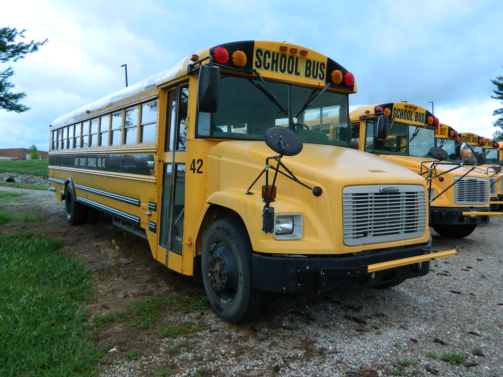 Hart County Schools 42 Bus lot Munfordville, KY. Flickr