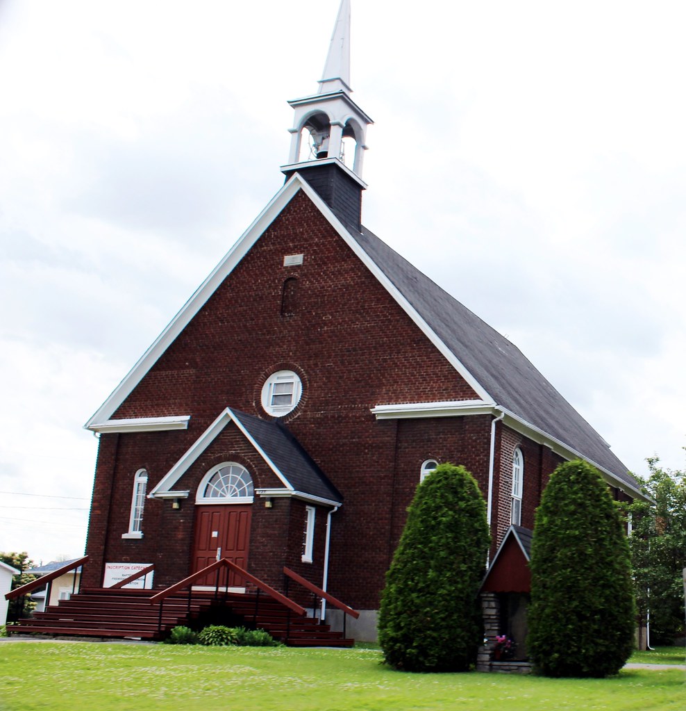 Delson Église Catholique SainteThérèsedel'EnfantJésus Denise
