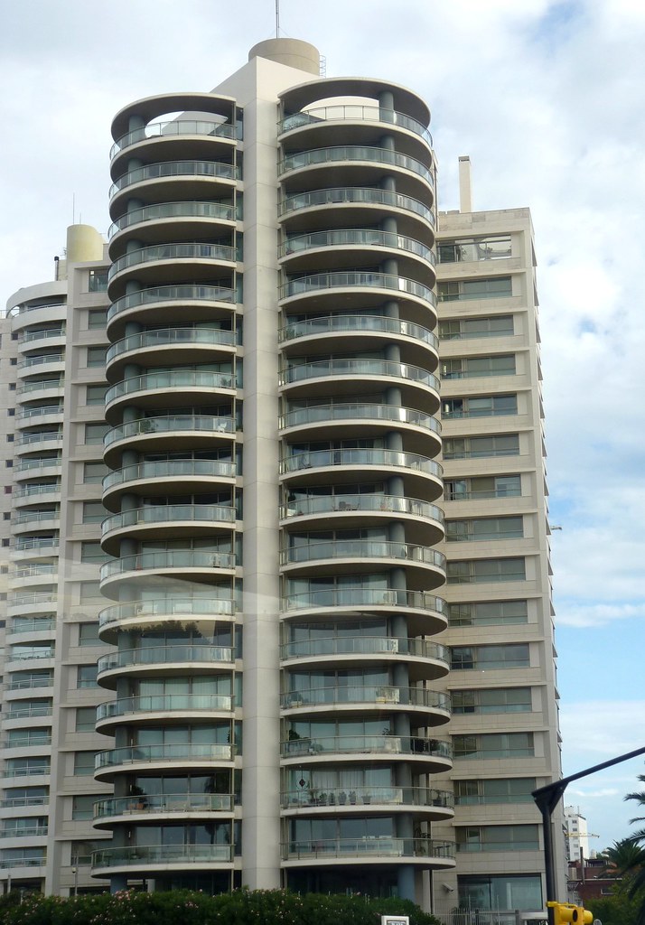 Round Apartment in Montevideo, Uruguay Joseph Hollick Flickr