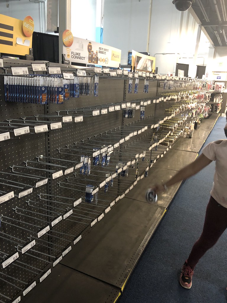Fry’s Electronics is Looking Weird Flickr