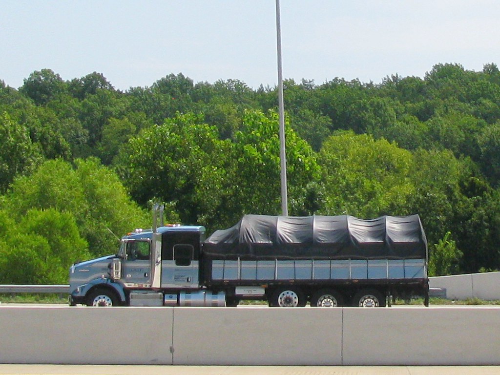 Sam Royalty Lilly Trucking of VA tnsamiam Flickr