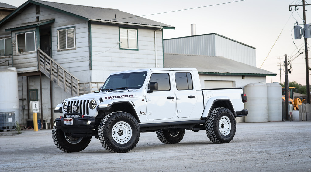 jeepgladiatorwheelsblackrhinoaxleglosswhiterims82… Flickr