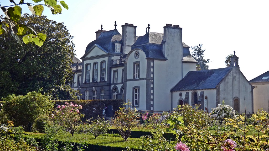 Domaine du Montmarin...Pleurtuit Le château de Montmarin a… Flickr