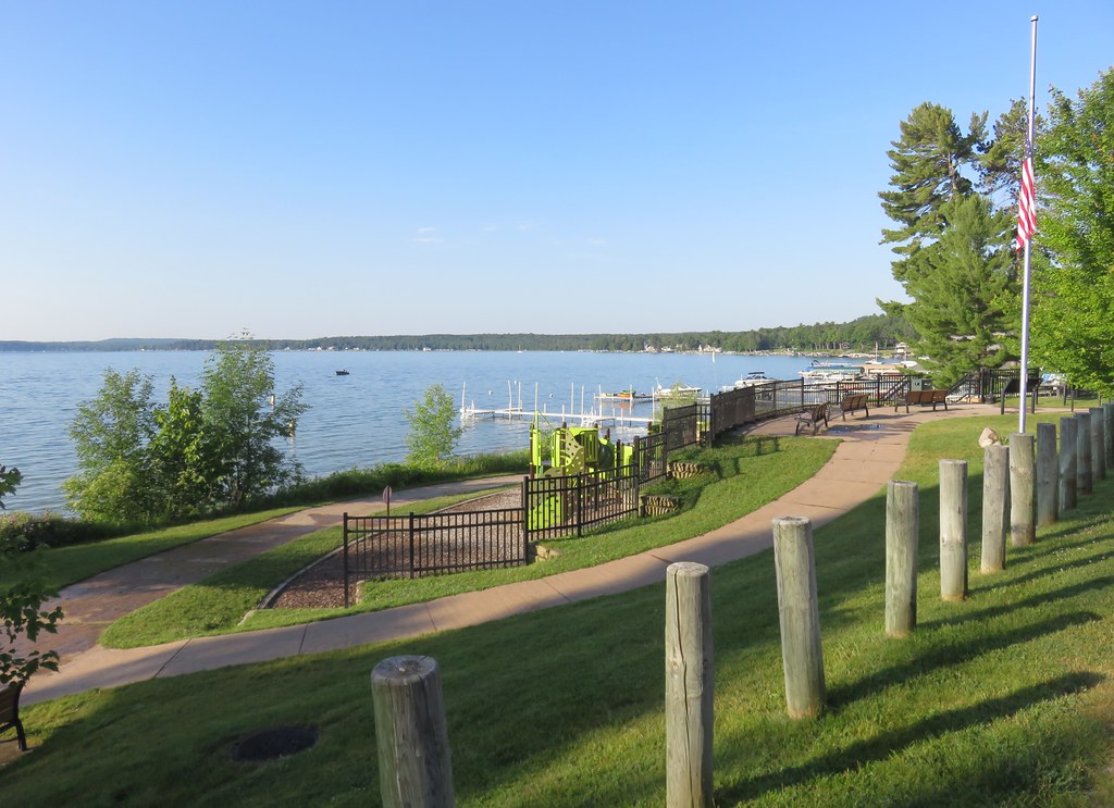 Mullet Lake (Topinabee, Michigan) Topinabee, Michigan is a… Flickr