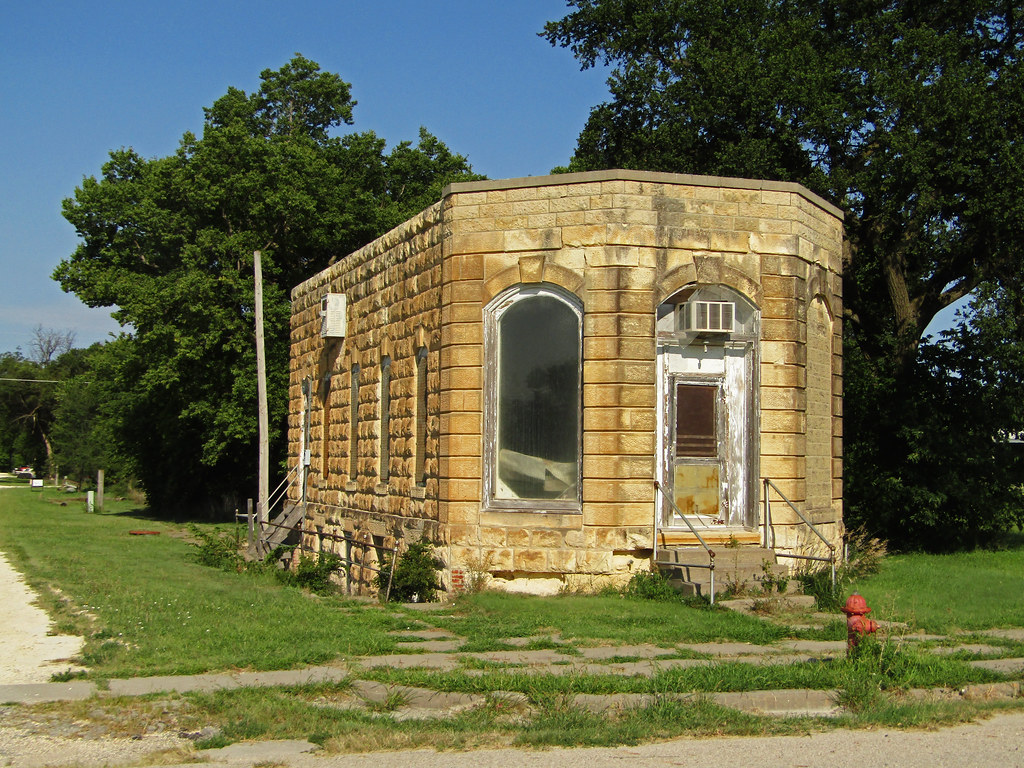 Bank Building. In the little tiny town of Portis, KS (whic… Flickr