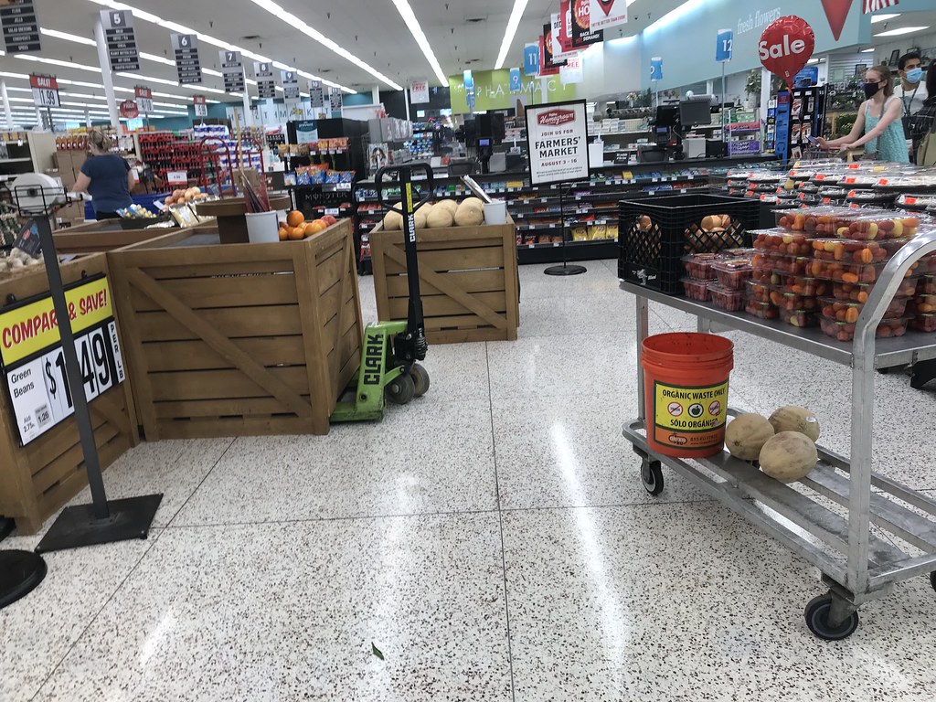 Kirksville HyVee looking at checkouts Jarods2002 Flickr