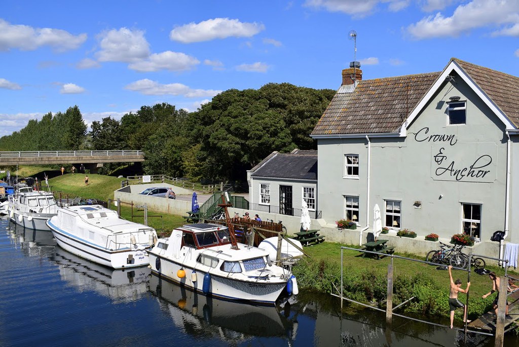 Hull Bridge, Tickton The Crown and Anchor Inn at Hull Brid… Flickr