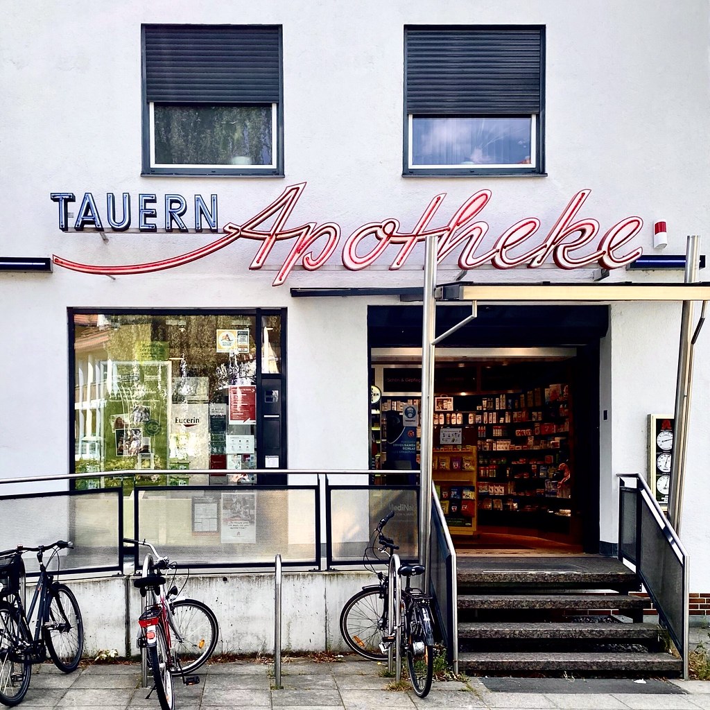 TAUERN Apotheke Berlin Mariendorf, August 2020. monsieur ADRIEN