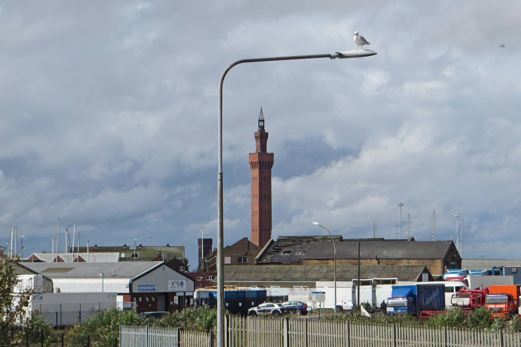 Grimsby Dock Tower Hydraulic accumulator tower built to po… Flickr