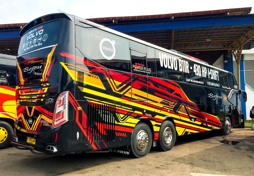 Bejeu [ Avante H9 Volvo B11R IShift ] Ekky Himawan Rinaldy Flickr