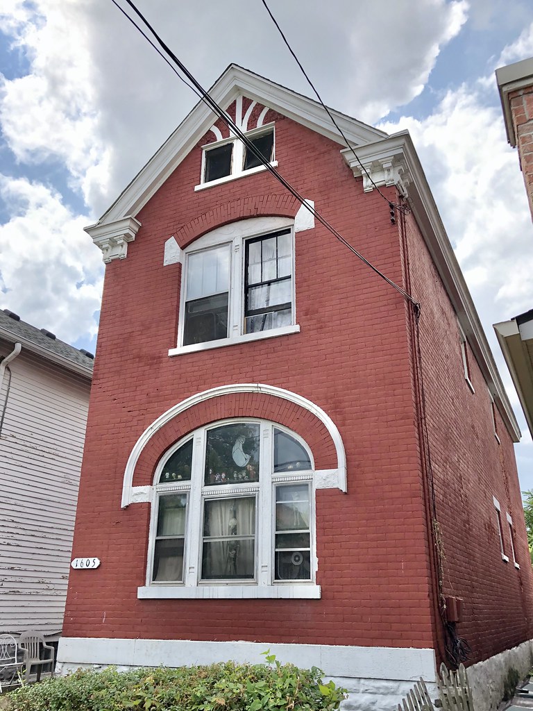 Holman Street, Peaselburg, Covington, KY One of several vi… Flickr