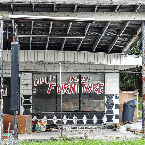 Used furniture store / Savannah Mark Denton Flickr