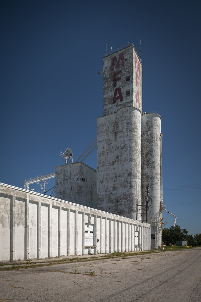 MFA Grain Elevator MFA grain elevator in Columbia, Missour… Flickr
