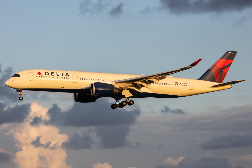 Amsterdam Airport Schiphol Delta Air Lines (DL / DAL) A… Flickr