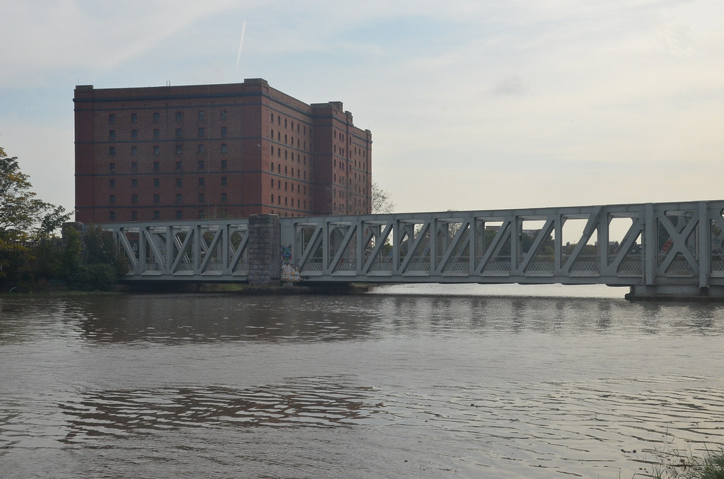 Ashton Avenue Bridge The Ashton Avenue Bridge is a former … Flickr