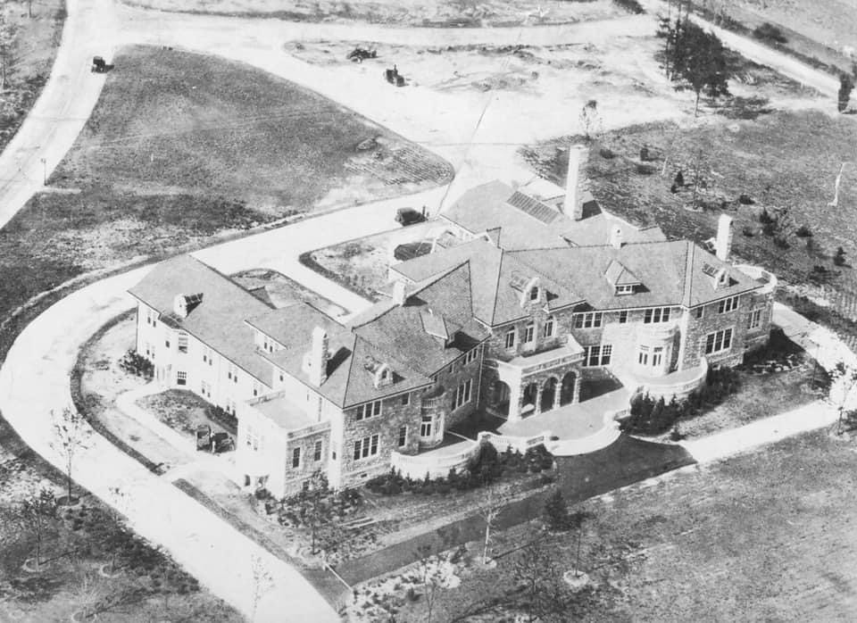 Aerial photo of the Pink Palace, 3050 Central Ave., Memphi… Flickr